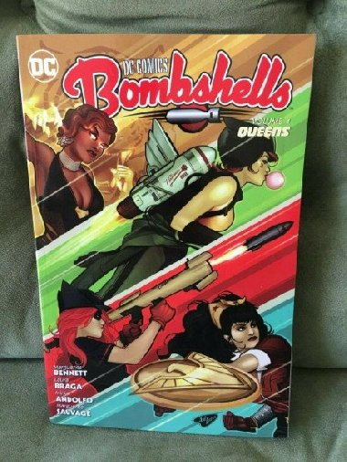 DC Comics: Bombshells Vol. 4: Queens - Bennett Marguerite