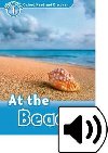 Oxford Read and Discover Level 1: at the Beach with Mp3 Pack - kolektiv autor